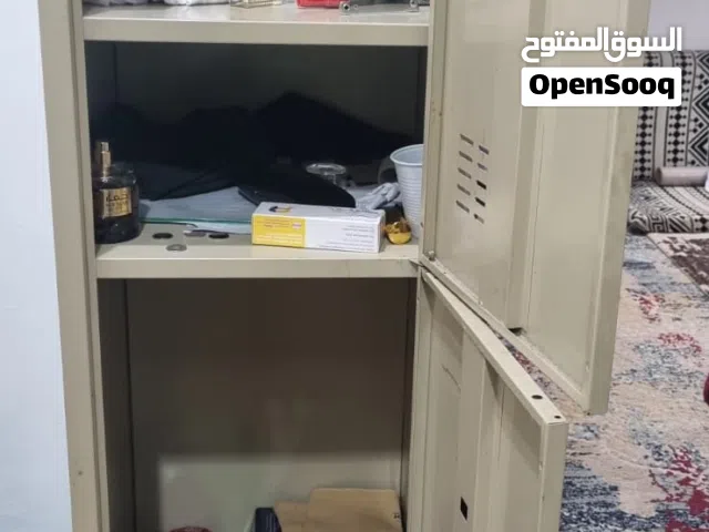 دولاب صاج  بحاله ممتازة  معه مفتاحين  منظم من الداخل