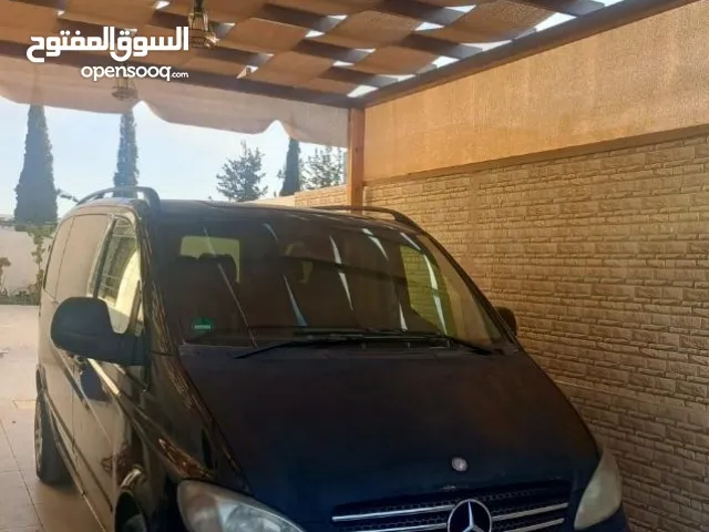 باص مرسيدس vito 2009 للبيع .
