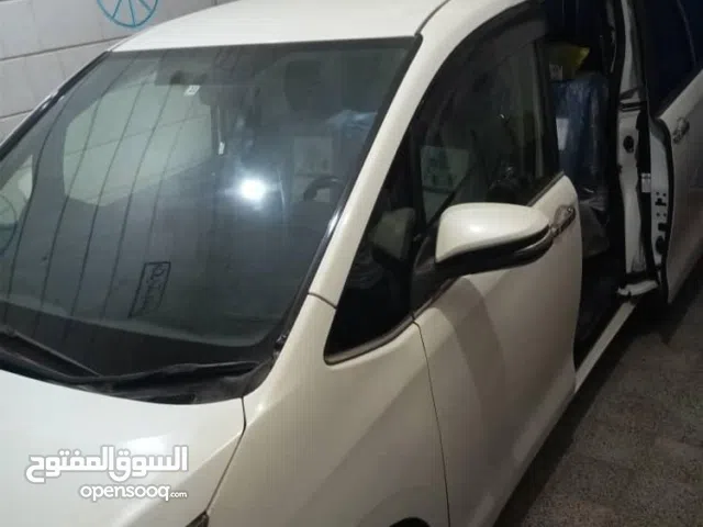 تويوتا فوكسي 2016