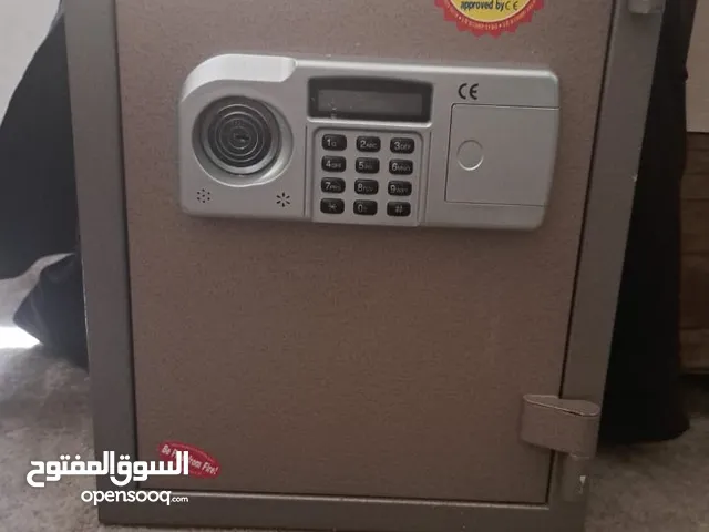 فتح وصيانه جميع انواع القاصات الخزنات