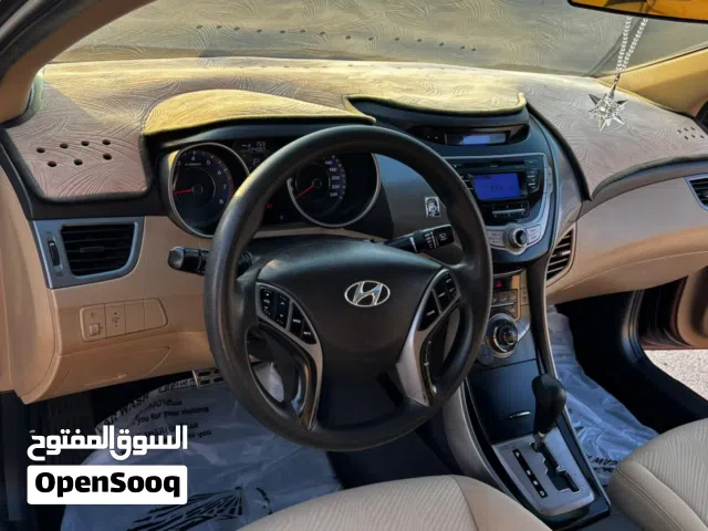 2014 هيونداي النترا Standard