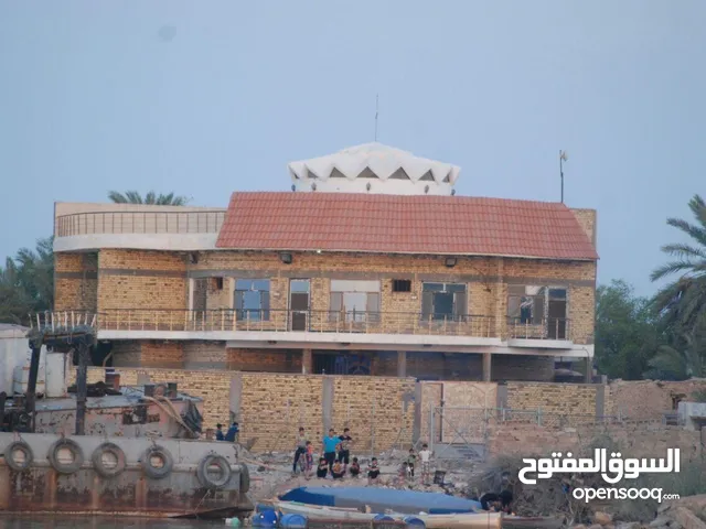 بيت المساحه 750متر