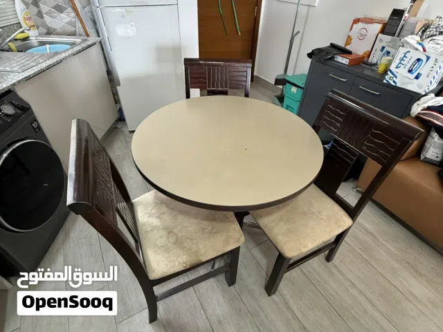 Round Dinning table