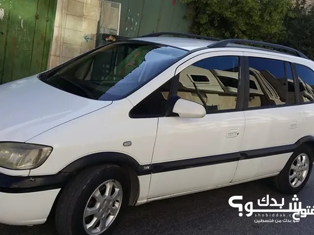 Opel Zafira 2004 in Ramallah and Al-Bireh