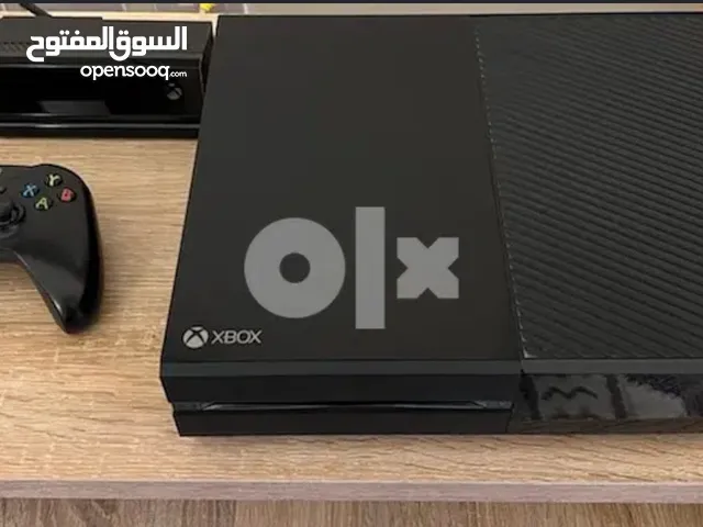 Xbox One with Kinect, 2 Controllers and 8 Games