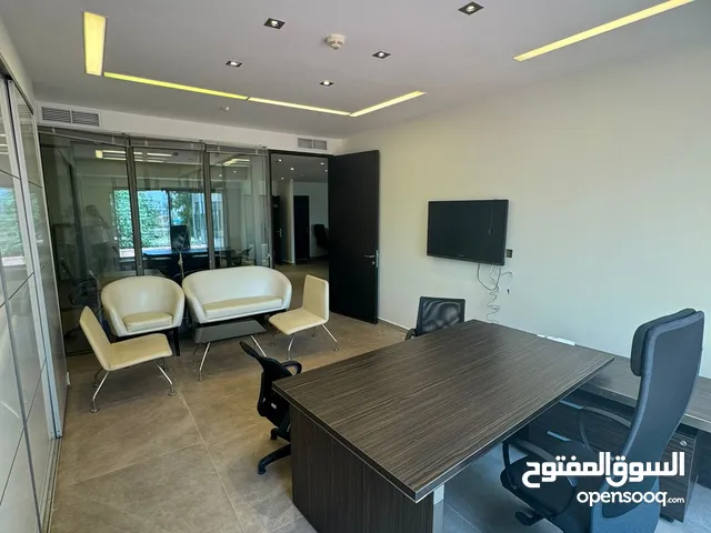 Furnished Office for Rent in 7th Circle - Al Hussaini Complex مكتب مفروش للايجار في مجمع الحسيني