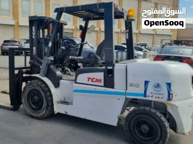 رافعة شوكية للايجار Forklift for rent
