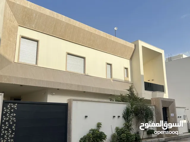 580 m2 More than 6 bedrooms Townhouse for Rent in Tripoli Al-Sabaa