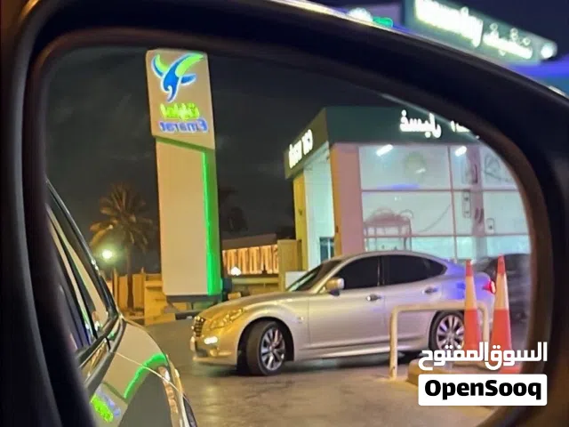 2014 إنفينيتي Q70 Luxe