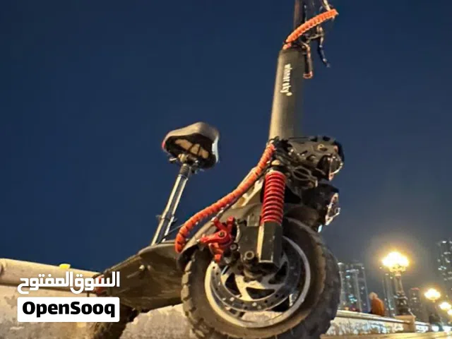 سكوتر ممتاز للبيع قابل للتفاوض