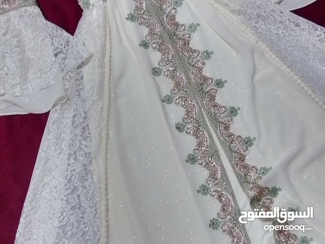 قفطان اوف وايت