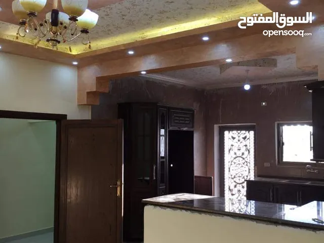140 m2 5 Bedrooms Apartments for Sale in Al Karak Zohoom