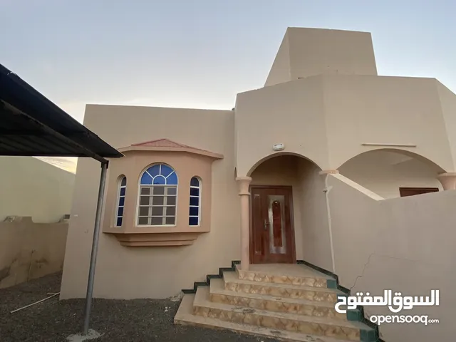 150 m2 2 Bedrooms Townhouse for Rent in Al Batinah Suwaiq