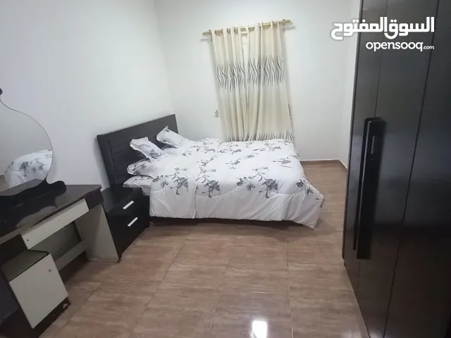 شقه غرفتين وصاله وحمامين ومطبخ مفروش