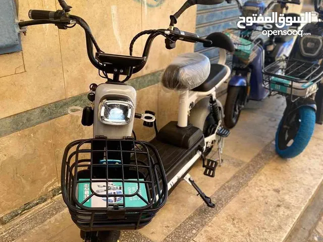سكوتر كهرباء 48 فولت تصل السرعة ل 60 كيلو /الساعة موتور 350 وات فيه تحكم 3 سرعات