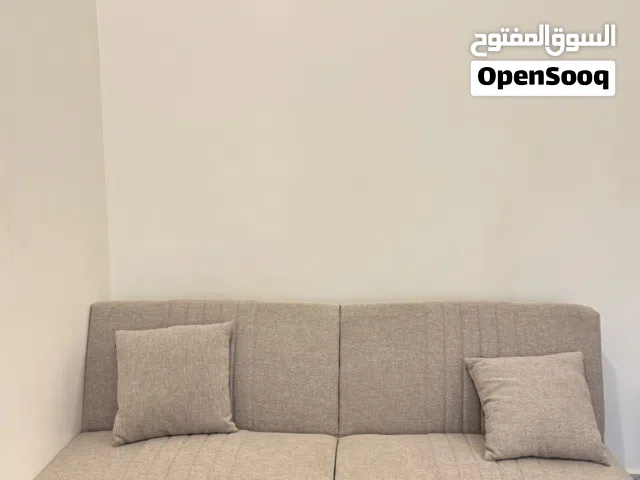كرسي شخصين منفرد وثلاث اشخاصمع تحول سرير وطاوله خشبية