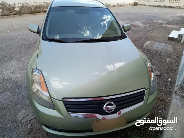 Used Nissan Altima in Al Dakhiliya