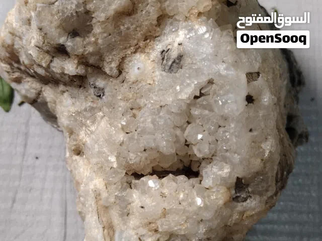 حجر كريم للبيع