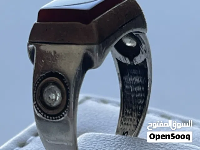 خاتم فضه عيار 925 عليه حجر عقيق سليماني وليس يماني