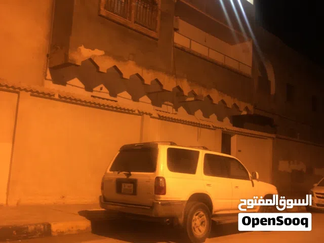 200 m2 3 Bedrooms Townhouse for Rent in Tripoli Souq Al-Juma'a