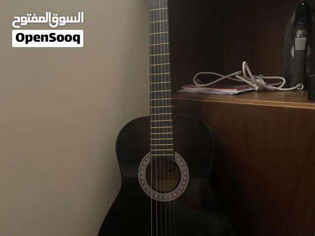 قيتار كلاسيك اسود