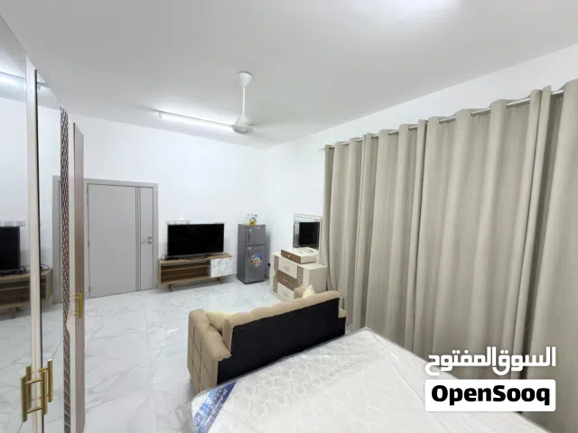 غرفه كبيره وحمام مفروشه اول ساكن ببوشر  A large room and a furnished bathroom, the first resident