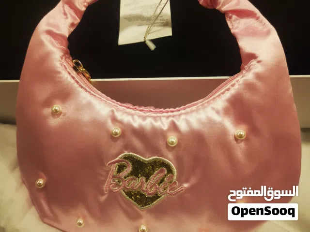 شنط باربي اصلية للبنات جديدة اشكال مختلفة متوفر سعر تصفية يصلح جوائز معلمات او طلاب