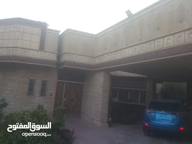 400 m2 More than 6 bedrooms Townhouse for Sale in Baghdad Al Adel