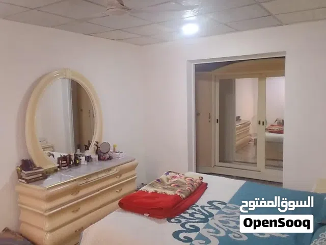 غرفه قويه وثقيله خشب كوتي مديلها مرتب