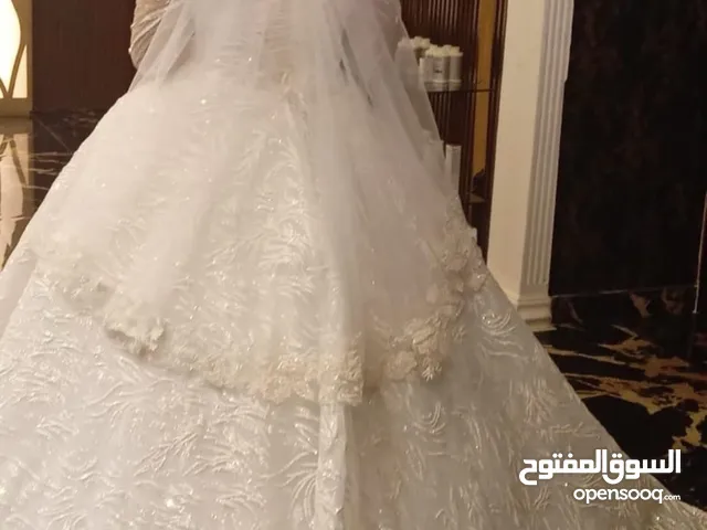 فستان زفاف للبيع