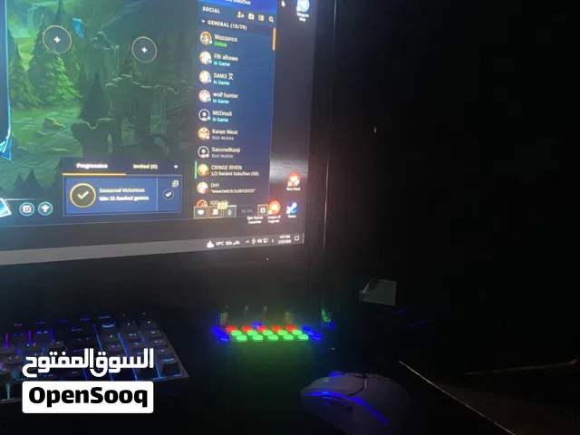 تجميعة للبيع بـ 550 الف قفل مع شاشة و ups كاملة بس اليوم مستعجل على بيعتهة كلش