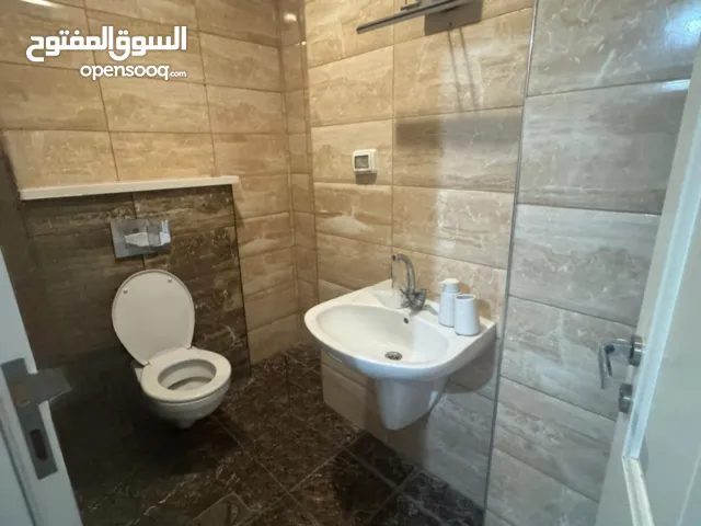 140 m2 3 Bedrooms Apartments for Rent in Ramallah and Al-Bireh Ein Munjid
