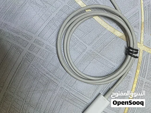 شاحن ساعة ابل نظيف جدا استخدام كم شهر بس Apple Watch Charger Very Clean Only few months use