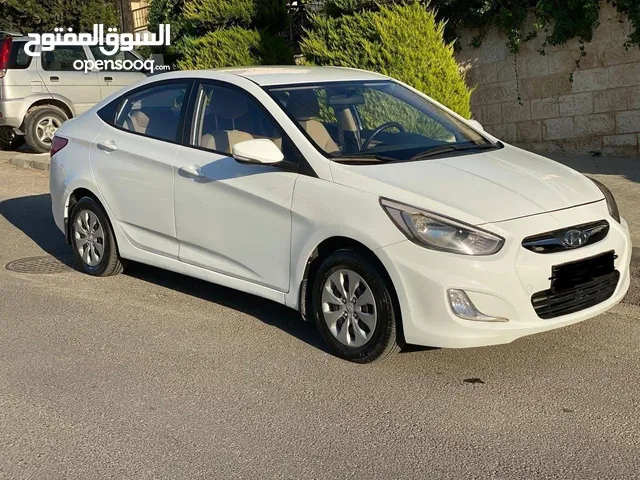 هونداي اكسنت بحالة ممتازة جدا و السيارة شخصية السعر قابل للتفاوض