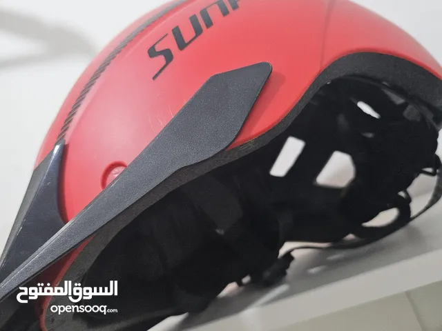 طاقيه جديده شريتها 30 دينار معها نضرات خاصه فيها و شنته