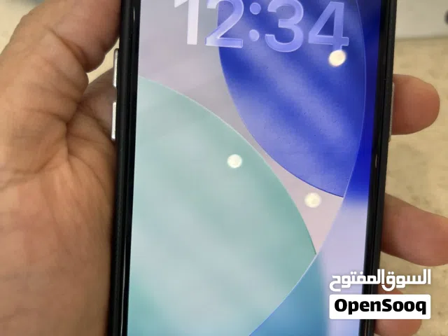 iPhone 16 e 256 GB still have warranty