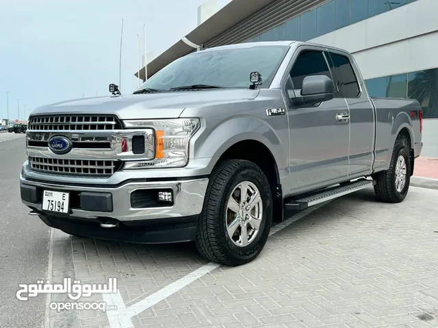 بيك آب F150 سيارة نظيفة بدون صبغ بحاله الوكالة موديل 2020