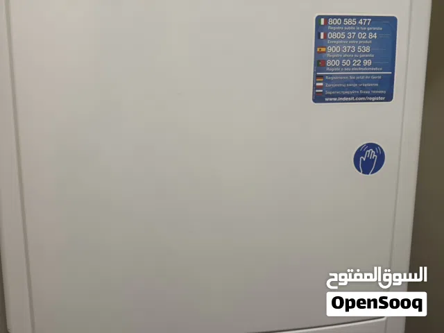 نشافة ملابس إنديسيت (Indesit) بحالة ممتازة