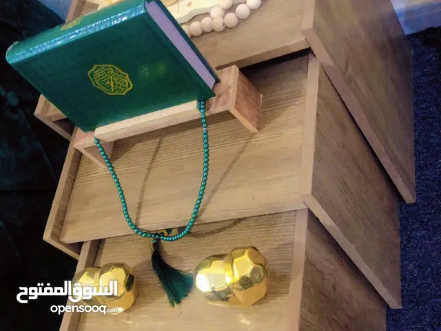 طاولة وسيرفس