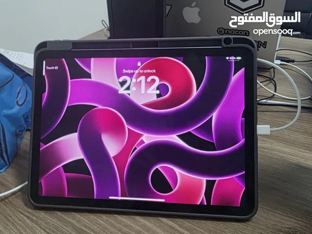 ipad Air 5th generation M1 64gb ايباد اير بحالة ممتازه الجيل الخامس مع كفر حمايه