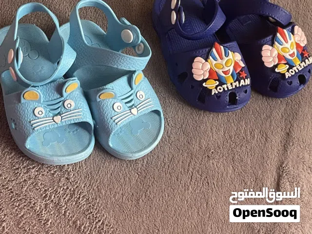 شوزات اطفال متوفر 3 قطع