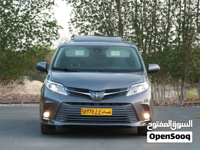 2018 تويوتا سيينا XLE
