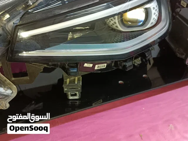ضو امامي يسار جهة السائق فولكس فاجن ID.4 اصلي مستعمل للبيع