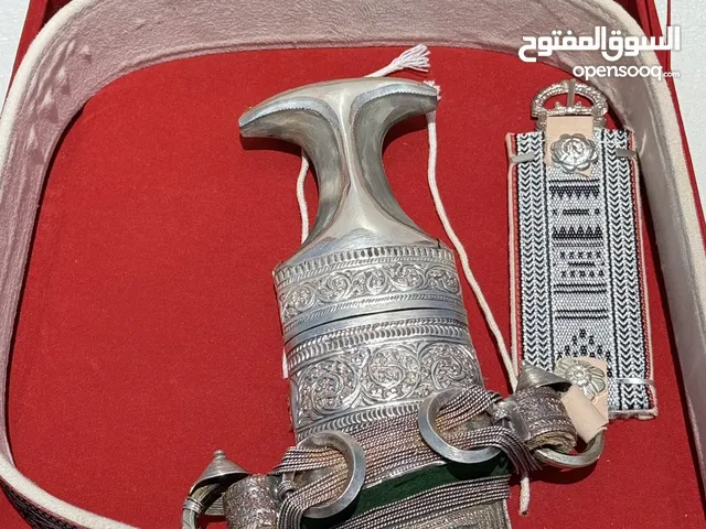 خنجر نزواني قياس 6 وربع شغل دقيق مع حزام زري ممتاز