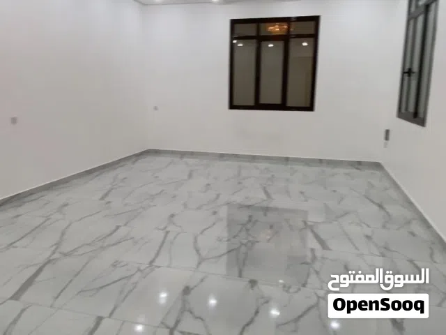 300 m2 3 Bedrooms Apartments for Rent in Mubarak Al-Kabeer Sabah Al-Salem