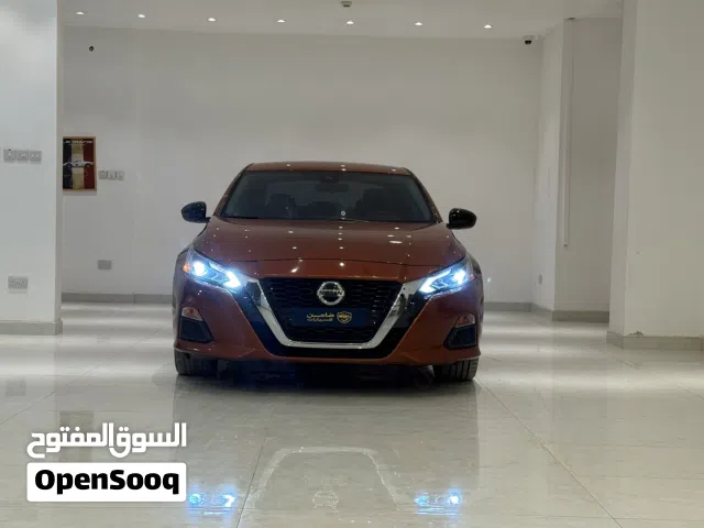 2022 نيسان التيما SR