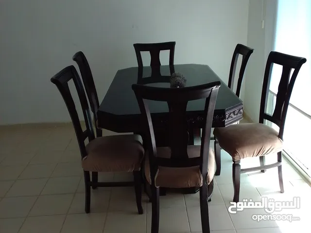 طاولة سفرة مع 6 كراسي خشب زان مجددات بحالة ممتازة