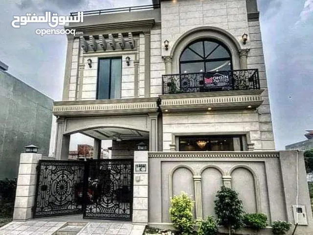 365m2 5 Bedrooms Townhouse for Sale in Basra Baradi'yah