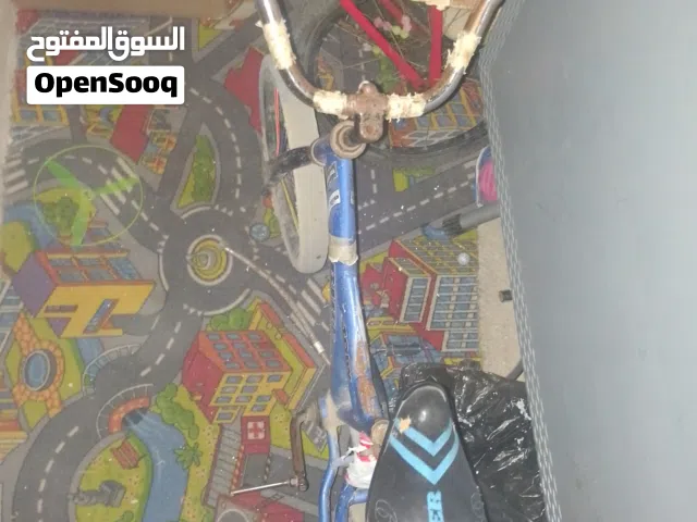 بسكليت الكبير الاحمر 50 والصغير 20