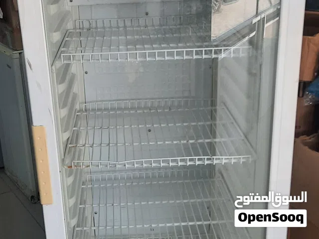 ثلاجة عرض (سوبر جنرال) بحالة ممتازة للبيع في بركاء Super General Display Fridge for Sale in Barka -